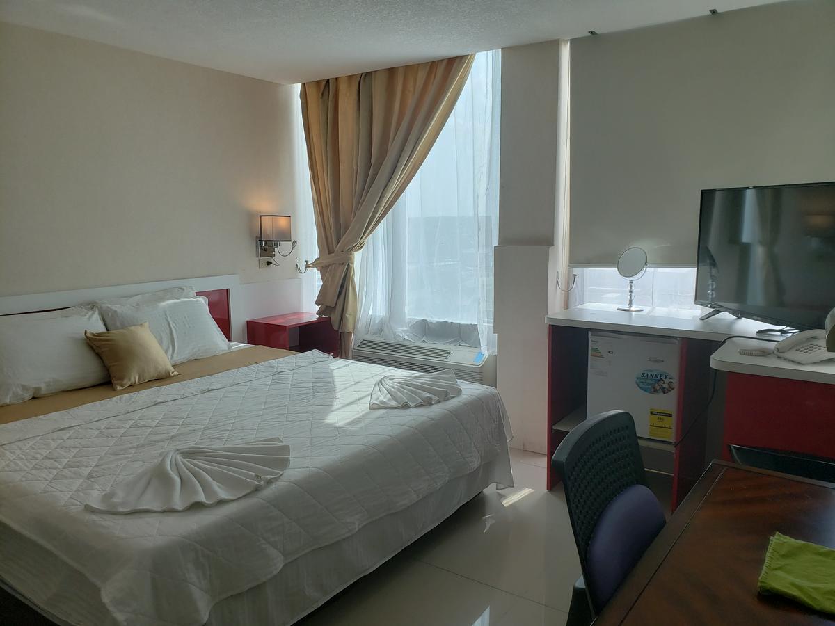 Golden Tree Hotel Belize City Exterior foto
